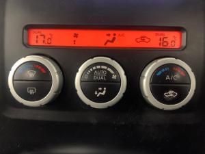 Nissan Navara 2.5 dCi LE 4X4 automaticD/C - Image 12