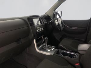 Nissan Navara 2.5 dCi LE 4X4 automaticD/C - Image 13