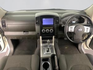 Nissan Navara 2.5 dCi LE 4X4 automaticD/C - Image 16