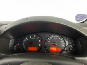 Nissan Navara 2.5 dCi LE 4X4 automaticD/C - Image 6