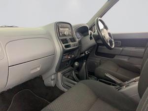 Nissan Hardbody NP300 2.5 TDi 4X4D/C - Image 13