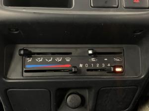 Nissan Hardbody NP300 2.5 TDi 4X4D/C - Image 5