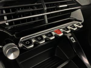 Peugeot 208 1.2 Active - Image 11
