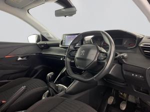 Peugeot 208 1.2 Active - Image 14