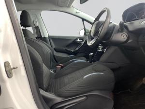 Peugeot 208 1.6 VTiActive automatic 5-Door - Image 13