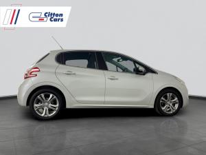 Peugeot 208 1.6 VTiActive automatic 5-Door - Image 4