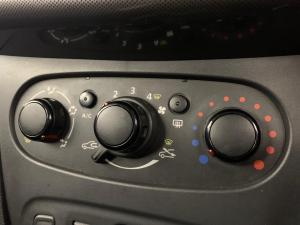 Renault Sandero 900T Stepway Expression - Image 12