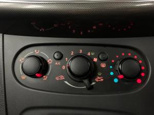 Renault Sandero 900T Stepway Expression - Image 13