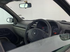 Renault Clio 1.4 Expression - Image 10
