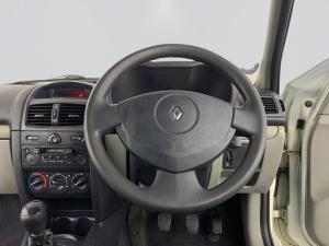 Renault Clio 1.4 Expression - Image 11