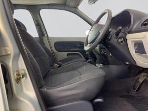 Renault Clio 1.4 Expression - Image 13
