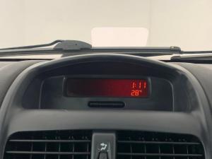 Renault Clio 1.4 Expression - Image 8