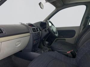 Renault Clio 1.4 Expression - Image 9