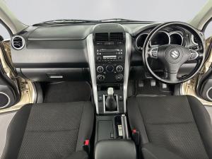 Suzuki Grand Vitara 2.4 - Image 11