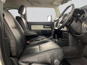 Toyota L/CRUISER FJ 4.0 V6 Cruiser - Image 14