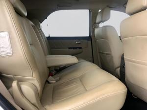 Toyota Fortuner 3.0D-4D 4X4 automatic - Image 6