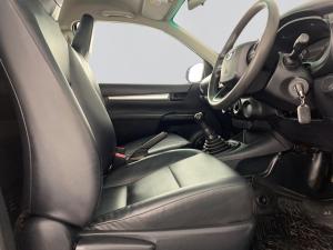 Toyota Hilux 2.0 VvtiS/C Chassis Cab - Image 17