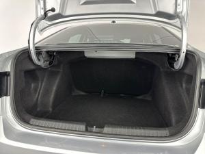 Volkswagen Polo 1.6 Tiptronic - Image 14