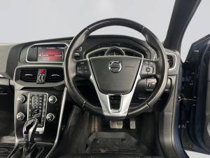 Volvo V40 D3 Momentum Geartronic - Image 13
