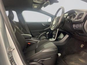 Volvo V40 T3 Kinetic - Image 16
