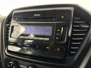 Isuzu D-MAX 1.9 Ddi HR L automatic D/C - Image 13