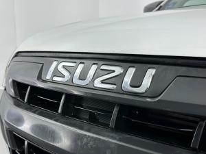 Isuzu D-MAX 1.9 Ddi HR L automatic D/C - Image 8