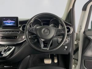 Mercedes-Benz V200 CDi automatic - Image 11