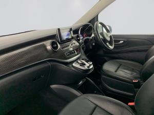 Mercedes-Benz V200 CDi automatic - Image 14