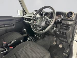 Suzuki Jimny 1.5 GLX - Image 15