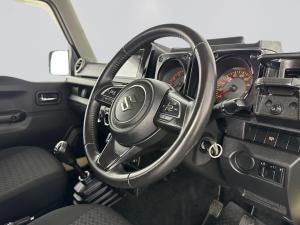 Suzuki Jimny 1.5 GLX - Image 10