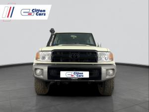 Toyota Landcruiser 76 4.5D V8 S/W - Image 2