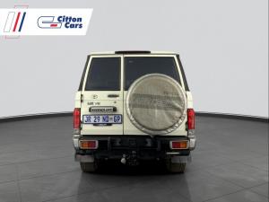 Toyota Landcruiser 76 4.5D V8 S/W - Image 5