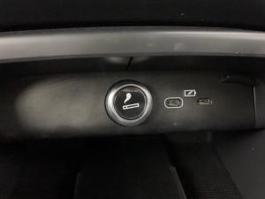 Volvo XC40 P6 Recharge - Image 9