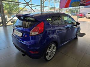 Ford Fiesta ST 1.6 Ecoboost Gdti - Image 17