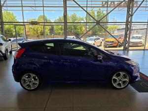 Ford Fiesta ST 1.6 Ecoboost Gdti - Image 6