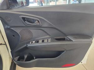 Mahindra XUV300 1.2T SE - Image 14