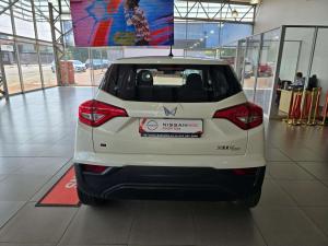 Mahindra XUV300 1.2T SE - Image 4