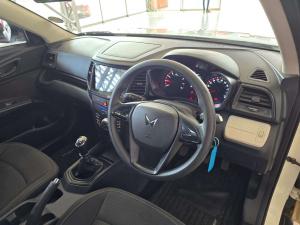 Mahindra XUV300 1.2T SE - Image 7