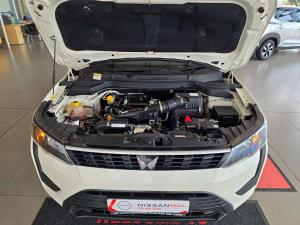 Mahindra XUV300 1.2T SE - Image 8