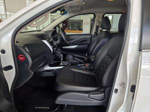 Nissan Navara 2.5DDTI LE/LE Plus automatic D/C - Image 10