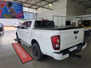 Nissan Navara 2.5DDTI LE/LE Plus automatic D/C - Image 18