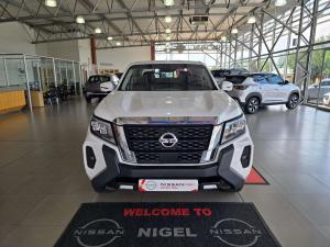 Nissan Navara 2.5DDTI LE/LE Plus automatic D/C - Image 2