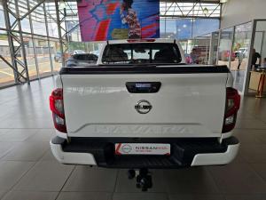 Nissan Navara 2.5DDTI LE/LE Plus automatic D/C - Image 4