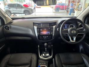 Nissan Navara 2.5DDTI LE/LE Plus automatic D/C - Image 7