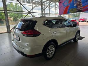 Nissan X Trail 2.5 Acenta 4X4 CVT - Image 18