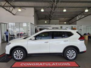 Nissan X Trail 2.5 Acenta 4X4 CVT - Image 3
