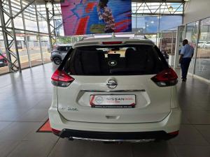 Nissan X Trail 2.5 Acenta 4X4 CVT - Image 4