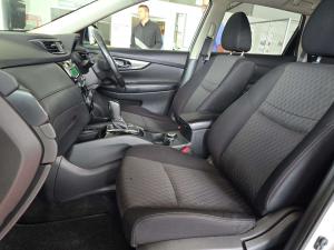 Nissan X Trail 2.5 Acenta 4X4 CVT - Image 10