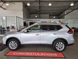 Nissan X Trail 2.5 Acenta 4X4 CVT - Image 3