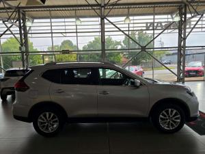 Nissan X Trail 2.5 Acenta 4X4 CVT - Image 6